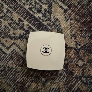 Chanel  Les Beiges eyeshadow palette in medium